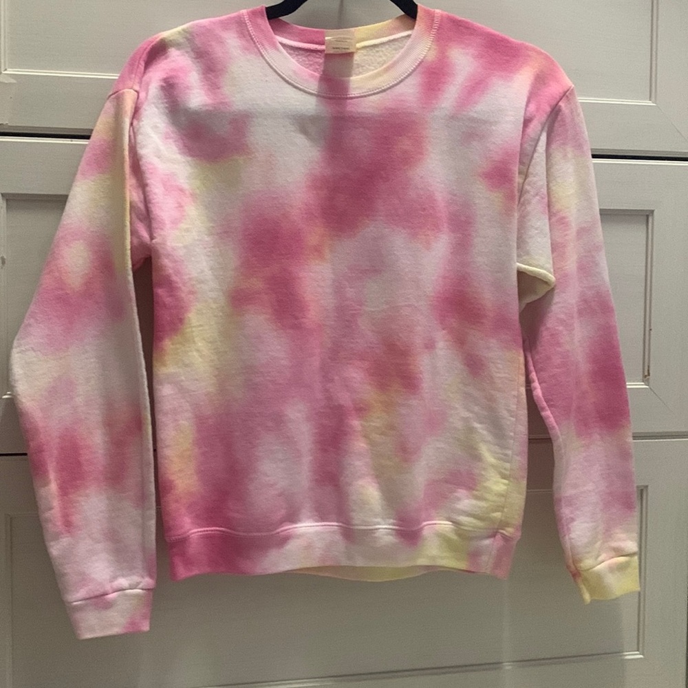 tie dye sweatshirt